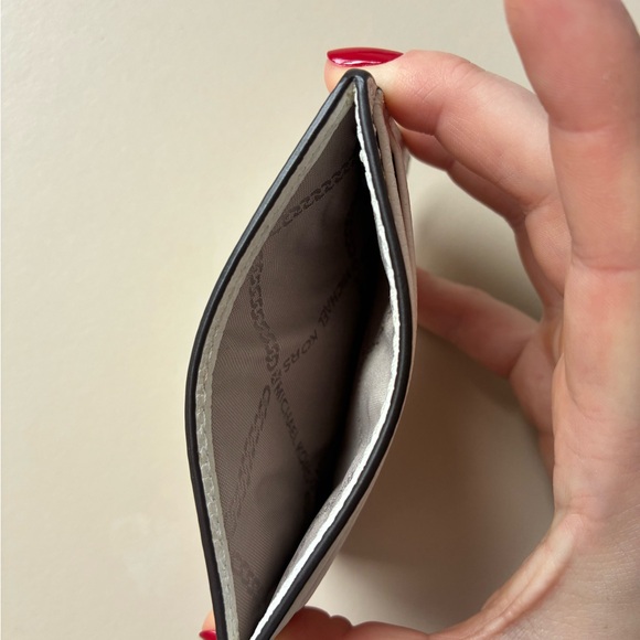 Michael Kors White Pebbled Leather Card  Case with Silver Hardware NWOT - Picture 5 of 5